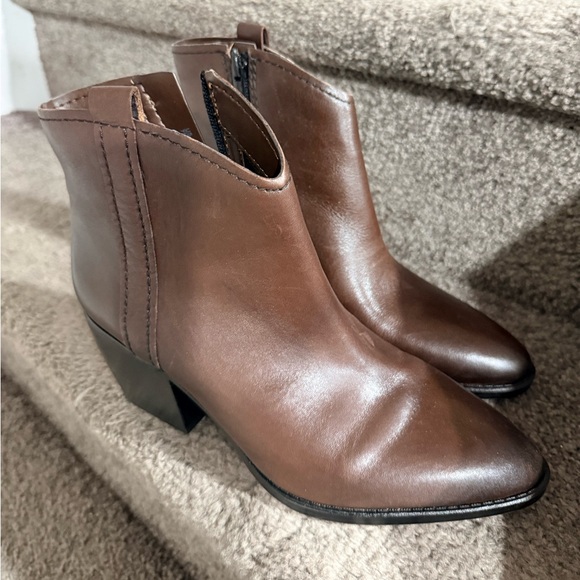 DSW Rich Brown Leather Ankle Boots - Picture 4 of 7